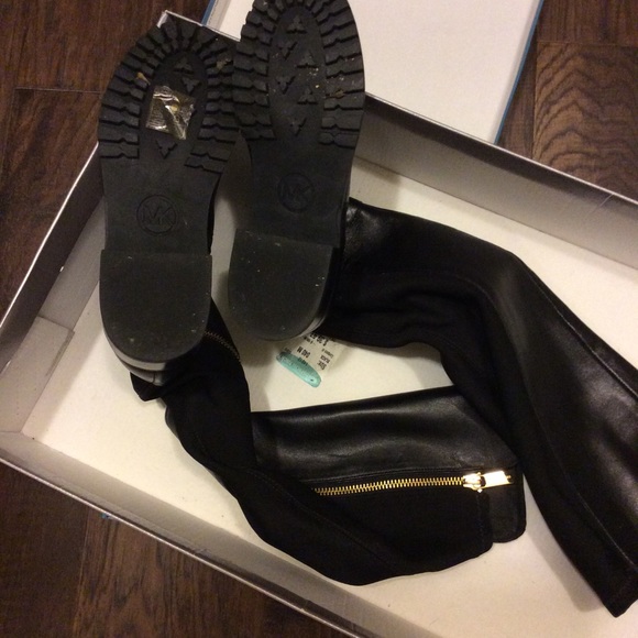 NWT Michael Kors black knee high boots. Sz 4.5 - Picture 4 of 5